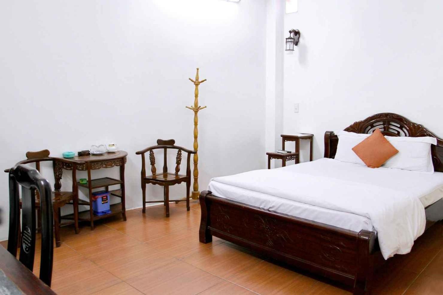 Hoang Cuong Hotel 15 Nguyen Thai Hoc Hanoi Exterior photo