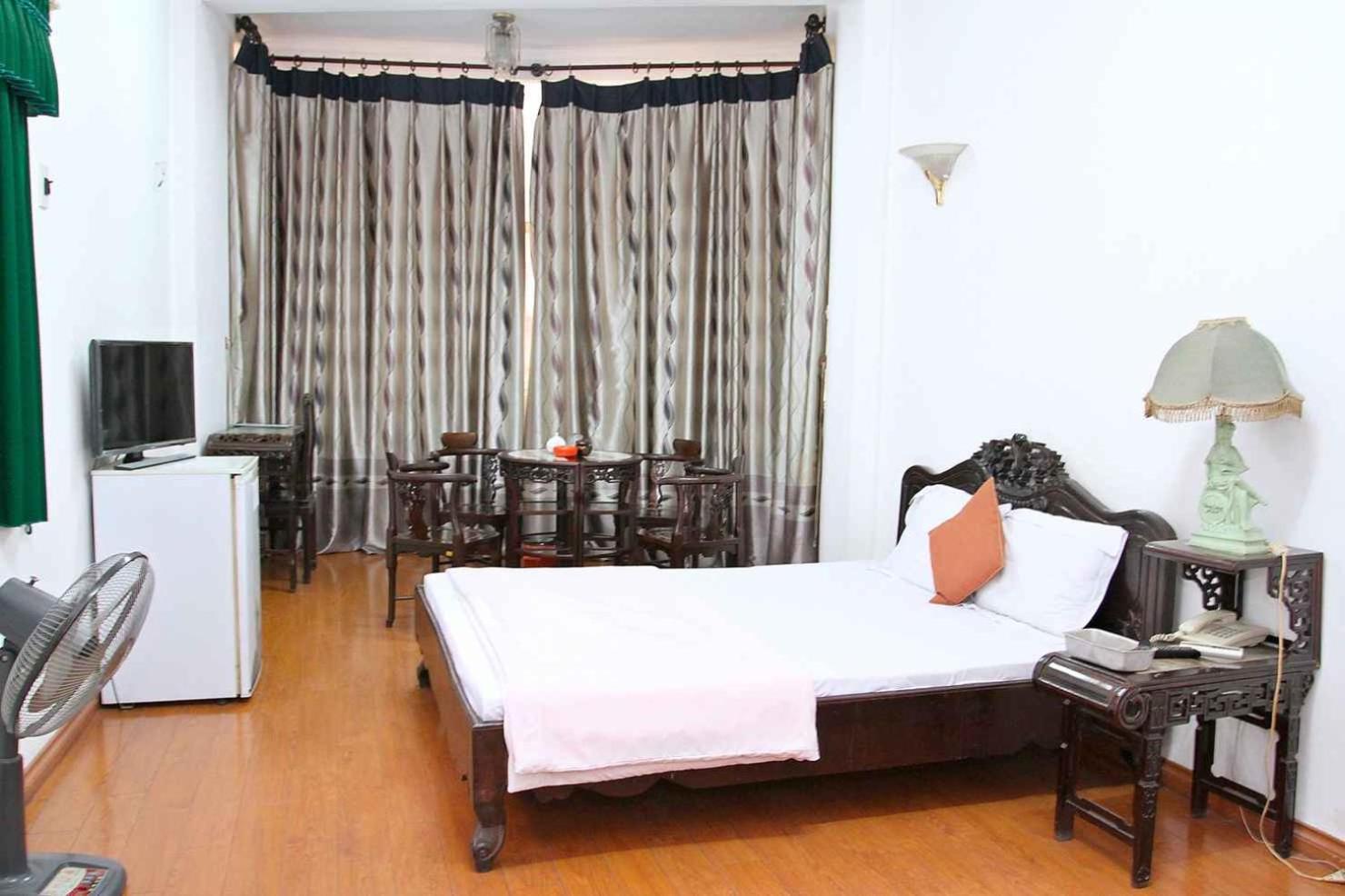 Hoang Cuong Hotel 15 Nguyen Thai Hoc Hanoi Exterior photo