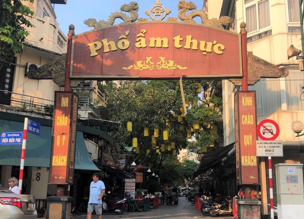 Hoang Cuong Hotel 15 Nguyen Thai Hoc Hanoi Exterior photo